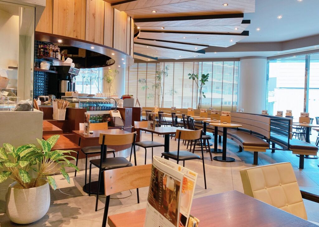 Caffice（カフィス）｜駅直結で電源完備の万能カフェ