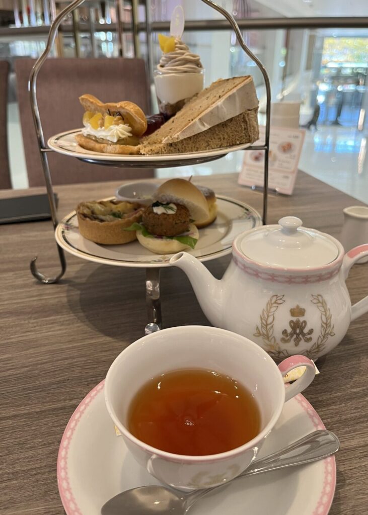 【ル サロンド ニナス新宿】予約なしOK！優雅なアフタヌーンティー