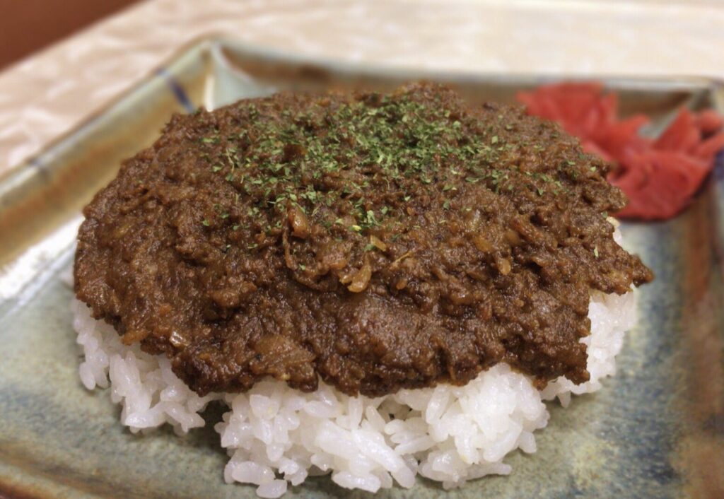 【徹底調査】カフェハイチ新宿は本当にまずい？名物ドライカレーの真実