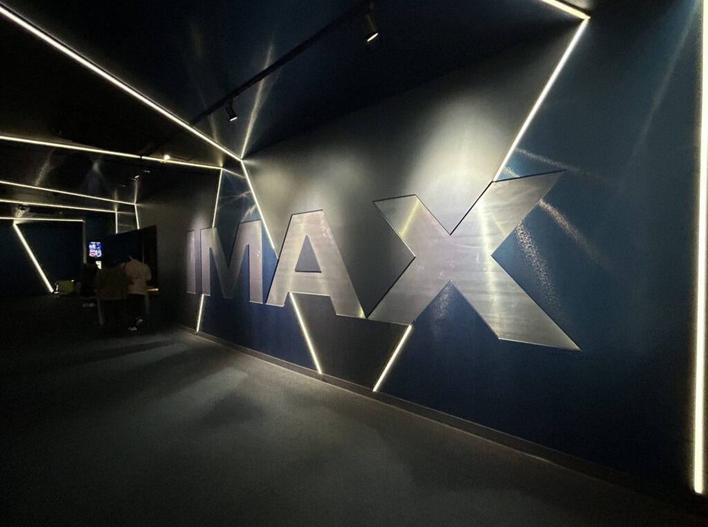 最高の没入体験を約束！IMAXレーザーGTシアターの推奨座席