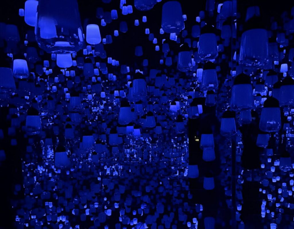 チームラボ豊洲を快適に楽しむ服装ガイド【無料レンタル有】