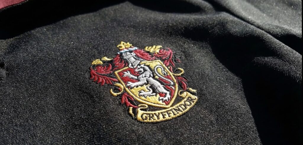 そもそもスタジオツアーのローブは洗濯できる?素材とリスクを知ろう