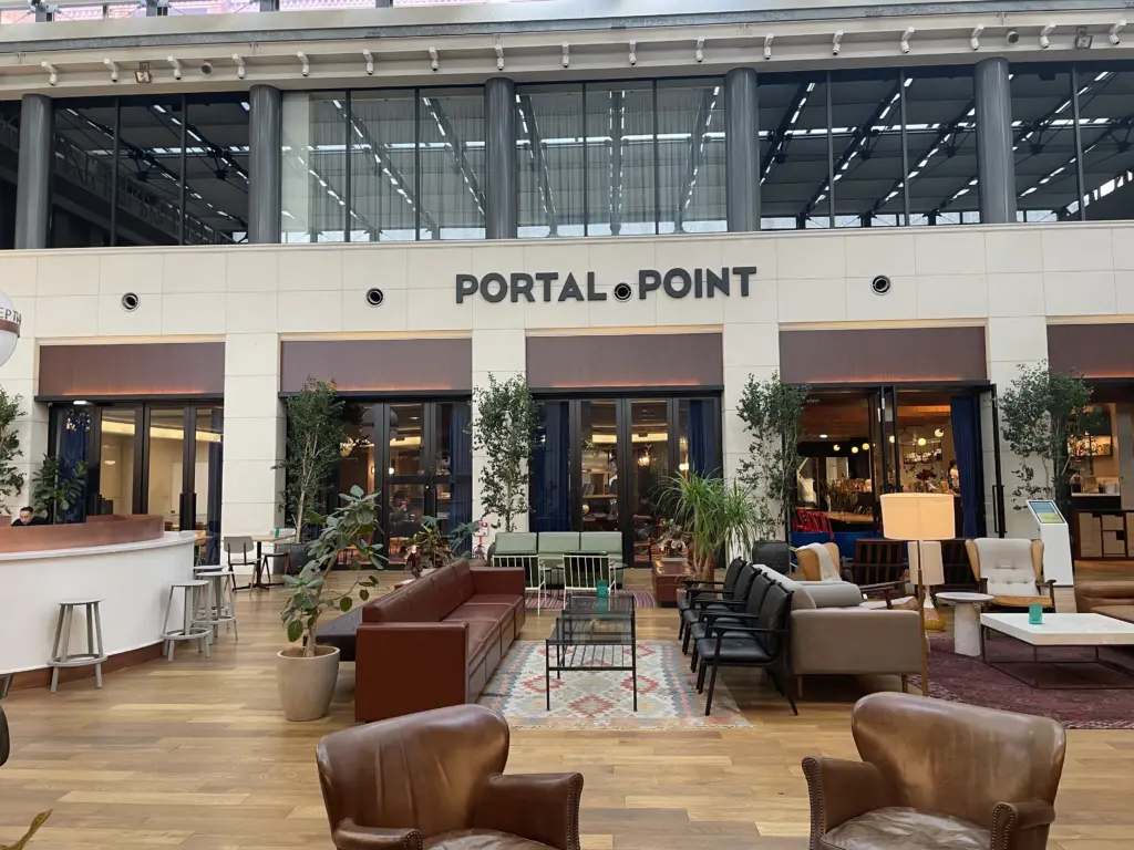 恵比寿ガーデンプレイスの時計広場から始めるランチとカフェ戦略