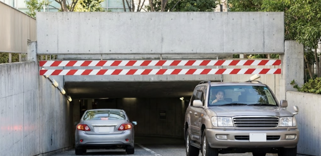 表参道ヒルズへのアクセスと駐車場の「1.55mの壁」