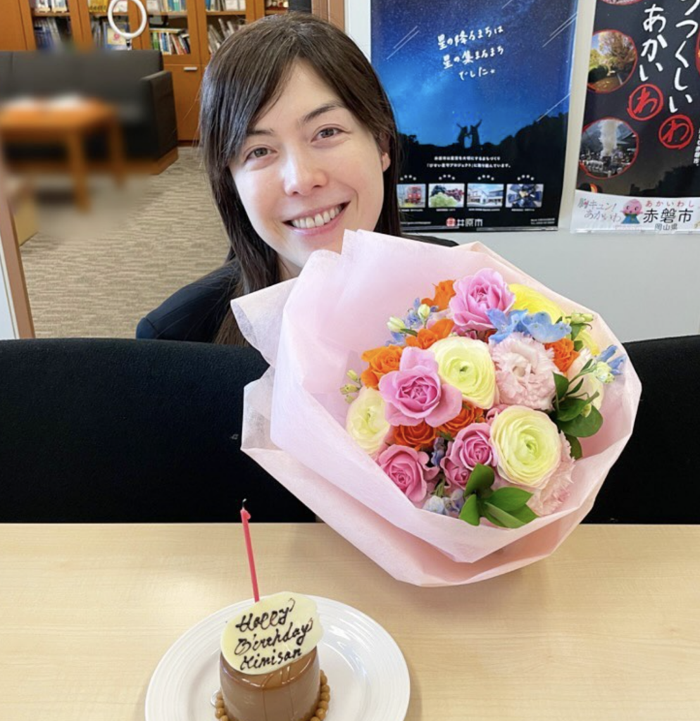 小野田紀美の家族構成！ハーフのルーツと妹