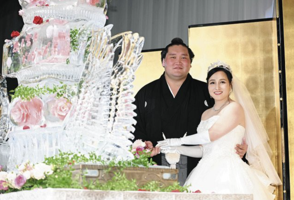 照ノ富士の奥さんの国籍はどこ？美しすぎる妻のプロフィール