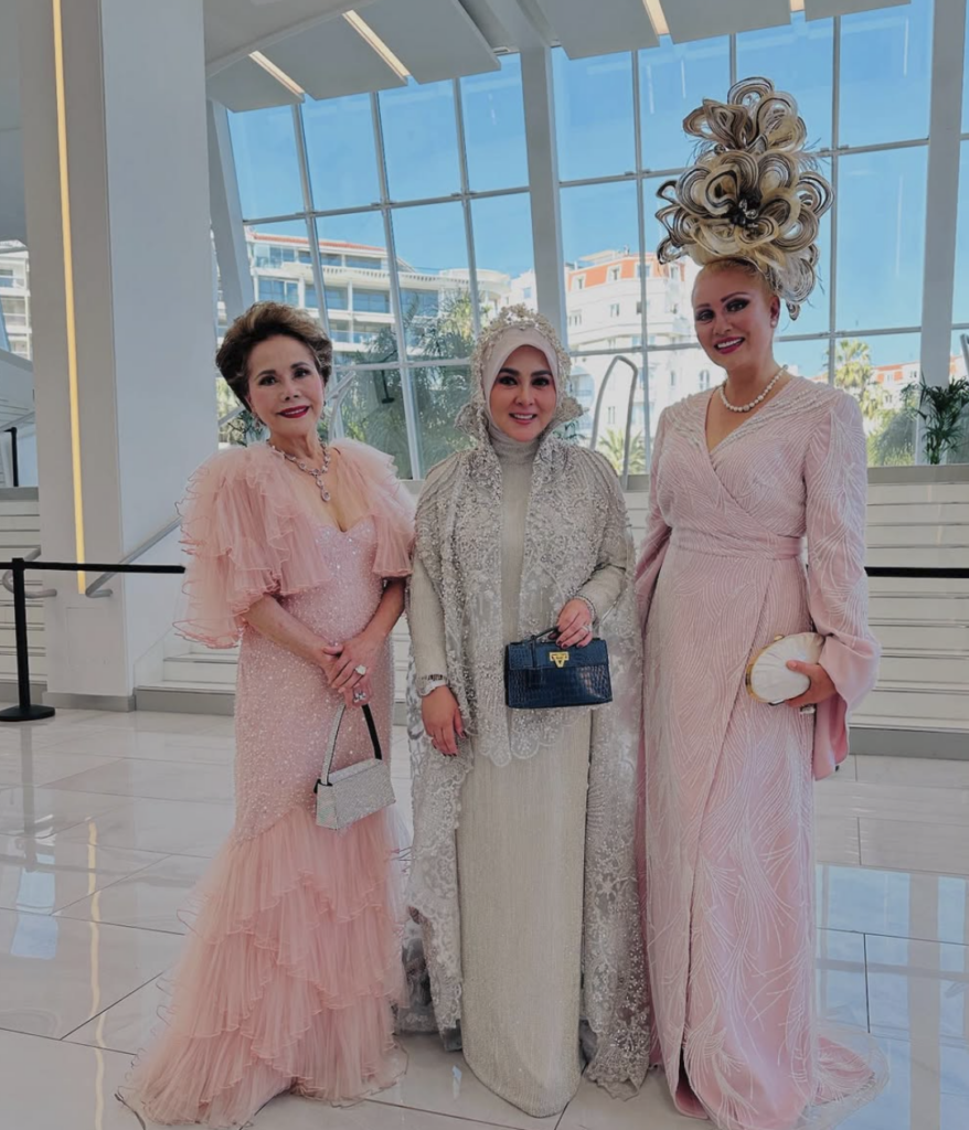 デヴィ夫人の国籍はインドネシア！ハーフの噂は本当？