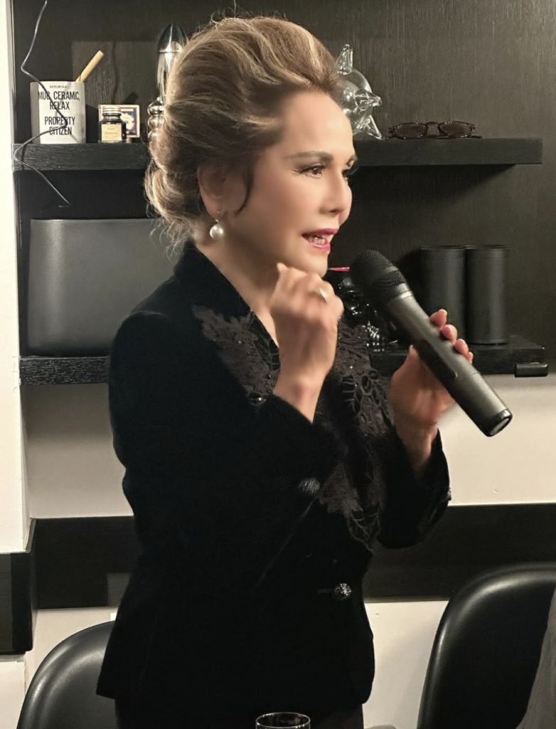 スカルノ大統領との結婚と娘カリナさんの現在！