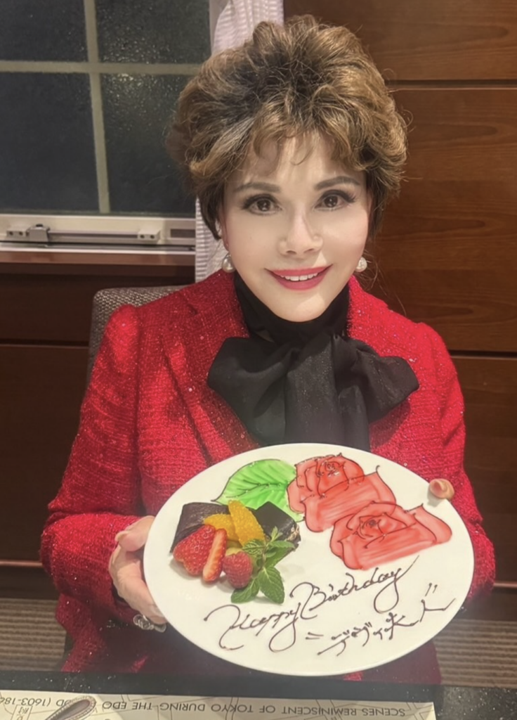 まとめ：激動の人生を歩むデヴィ夫人をこれからも応援したい！