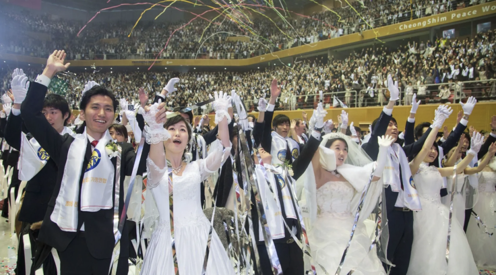 統一教会は何の宗教？なぜ信じるのか教義や実態をわかりやすく