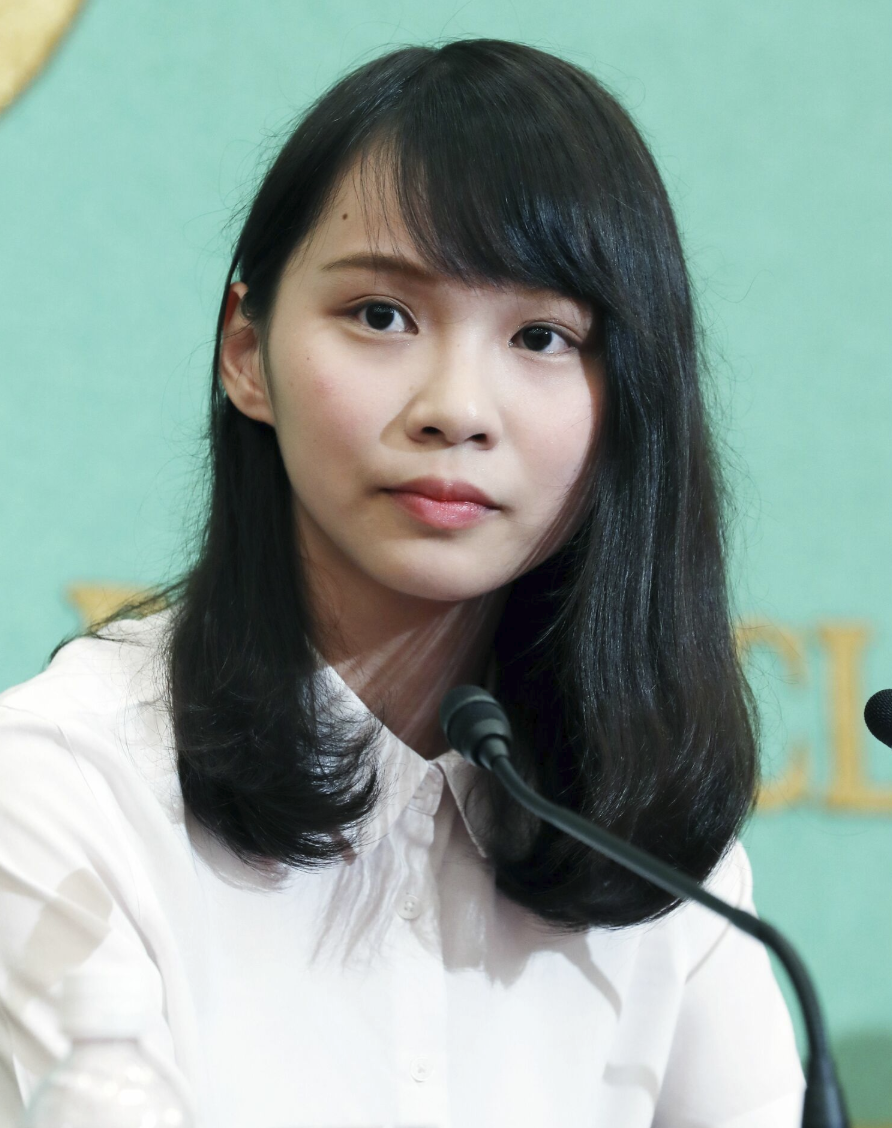 【徹底調査】周庭さんの現在と亡命生活!逮捕事情や日本語が上手い理由 | あおぞらタイムズ